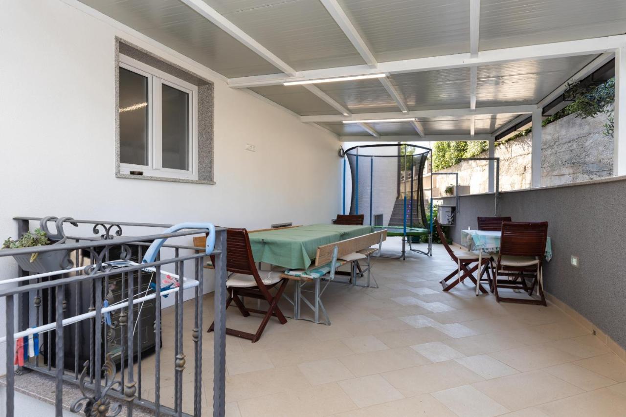 Apartment Duce 5973B Omiš Eksteriør bilde