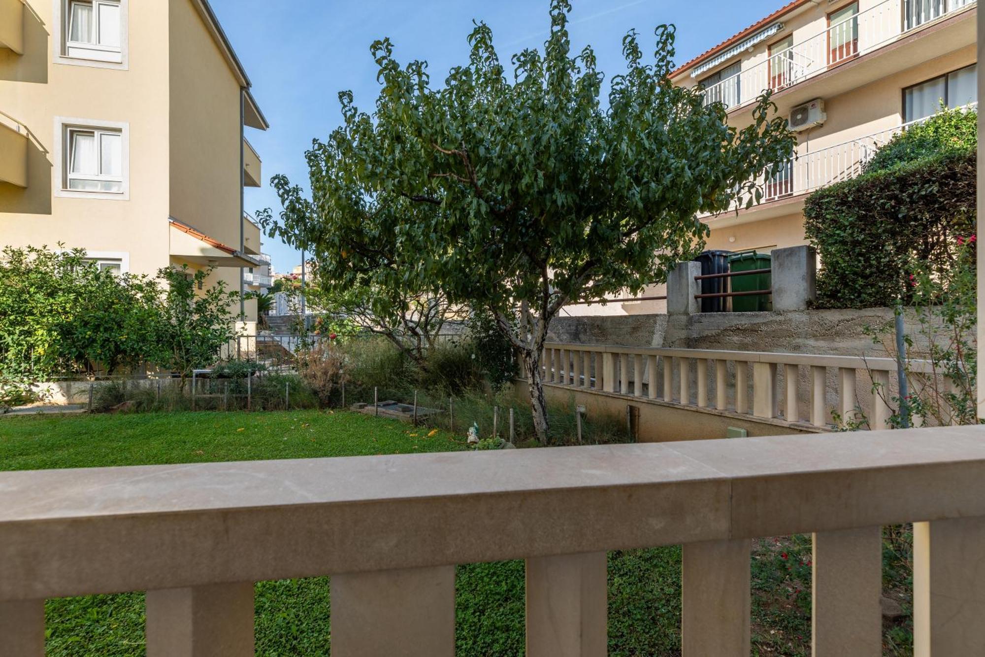 Apartment Duce 5973B Omiš Eksteriør bilde